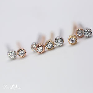 Signature Solid 18k Gold Floral Diamond Stud Earring