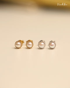 Signature Floral Akoya Pearl Stud Earrings 14K Gold