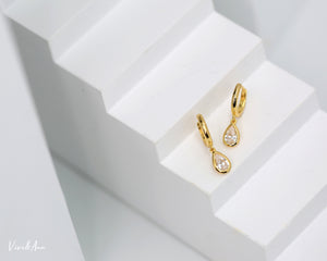 Bezel Drop 0.25CT Pear Shape CZ Diamond Huggie Hoop Earrings 18k gold plated Sterling Silver