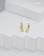 Load image into Gallery viewer, Bezel Drop 0.25CT Triangular CZ Diamond Huggie Hoop Earrings 18k gold plated Sterling Silver
