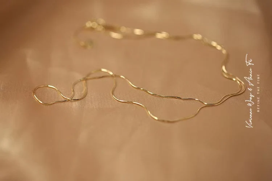 Silky ultra thin 18k gold necklace
